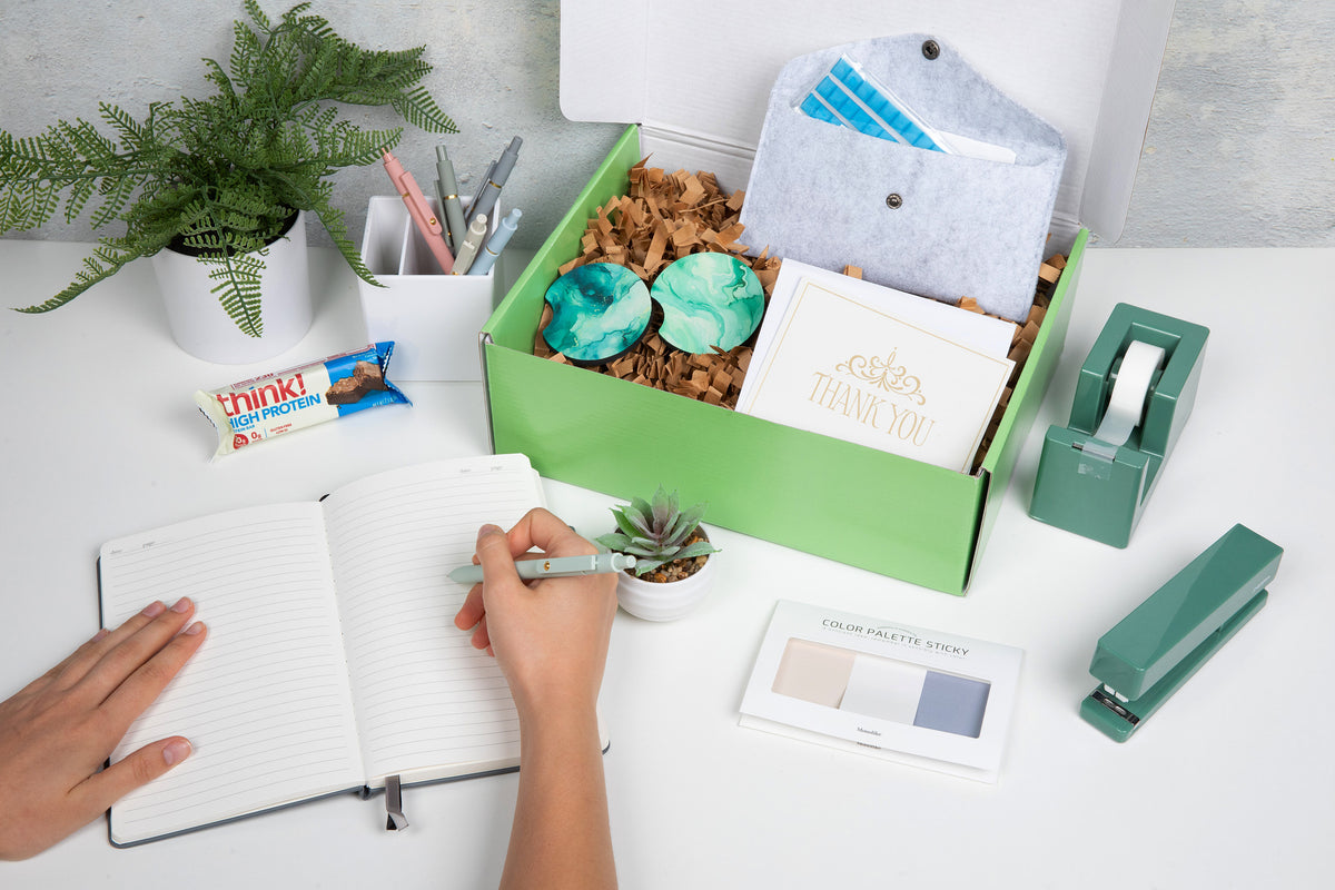 Employee of the Month Seasonal Box – The Wishes Co.